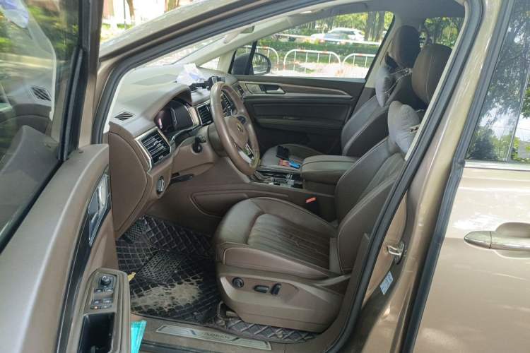 Used Volkswagen Viloran 2020 330TSI Luxury Edition Driver Seat