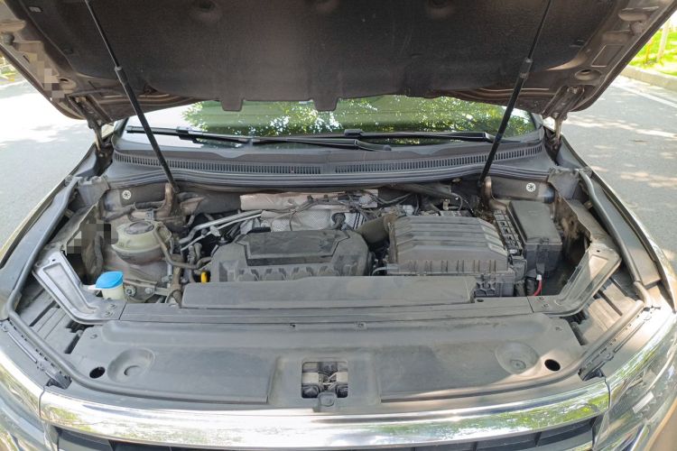 Used Volkswagen Viloran 2020 330TSI Luxury Edition Engine Bay