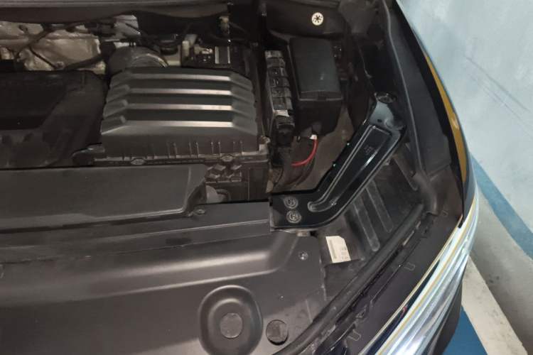 Used Volkswagen Viloran 2020 380TSI Flagship Edition Engine Bay Left