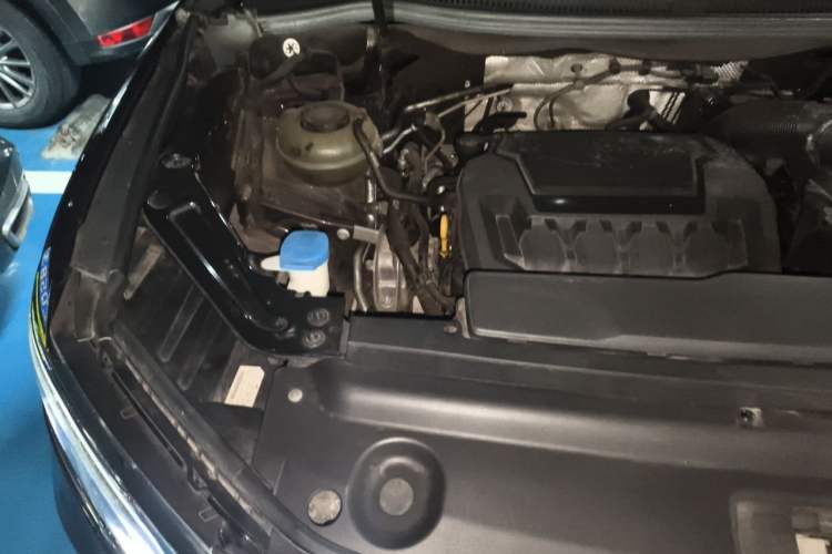 Used Volkswagen Viloran 2020 380TSI Flagship Edition Engine Bay Right