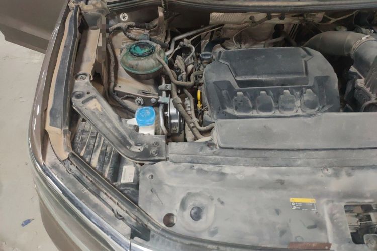 Used Volkswagen Viloran 2020 380TSI Prestige Edition Engine Bay Right