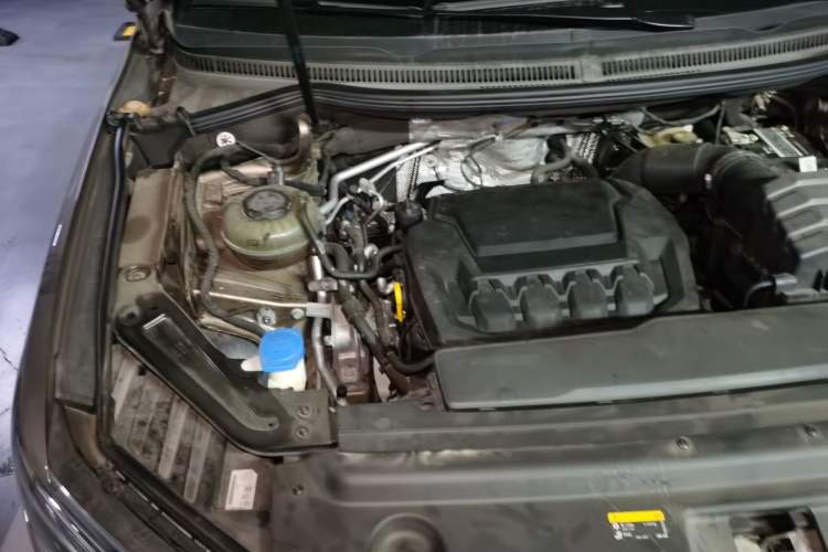 Used Volkswagen Viloran 2020 380TSI Prestige Edition Engine Bay Right