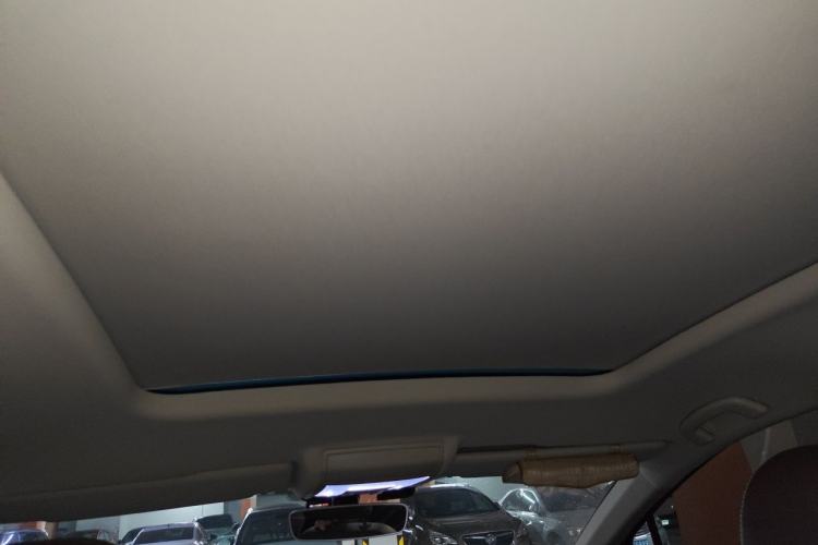 Used Volkswagen Viloran 2020 330TSI Luxury Edition Headliner
