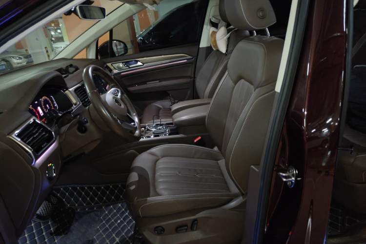 Used Volkswagen Viloran 2020 330TSI Luxury Edition Left Front Seat