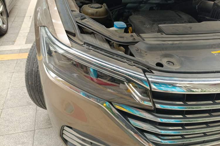 Used Volkswagen Viloran 2020 380TSI Prestige Edition Right Front Headlight