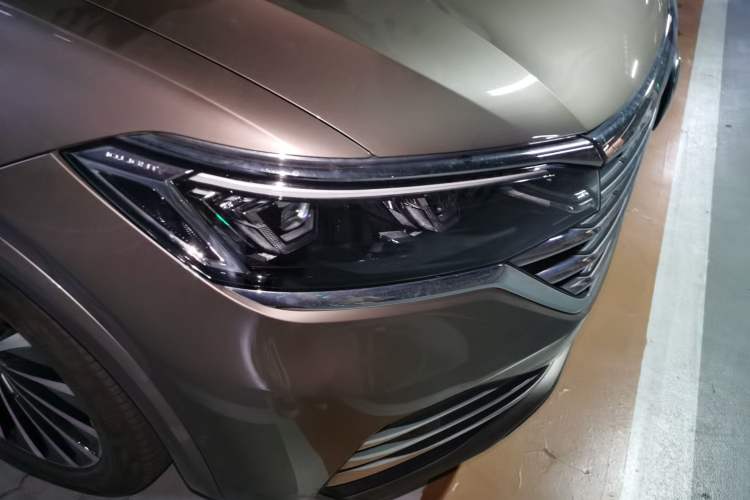 Used Volkswagen Viloran 2020 380TSI Prestige Edition Right Front Headlight