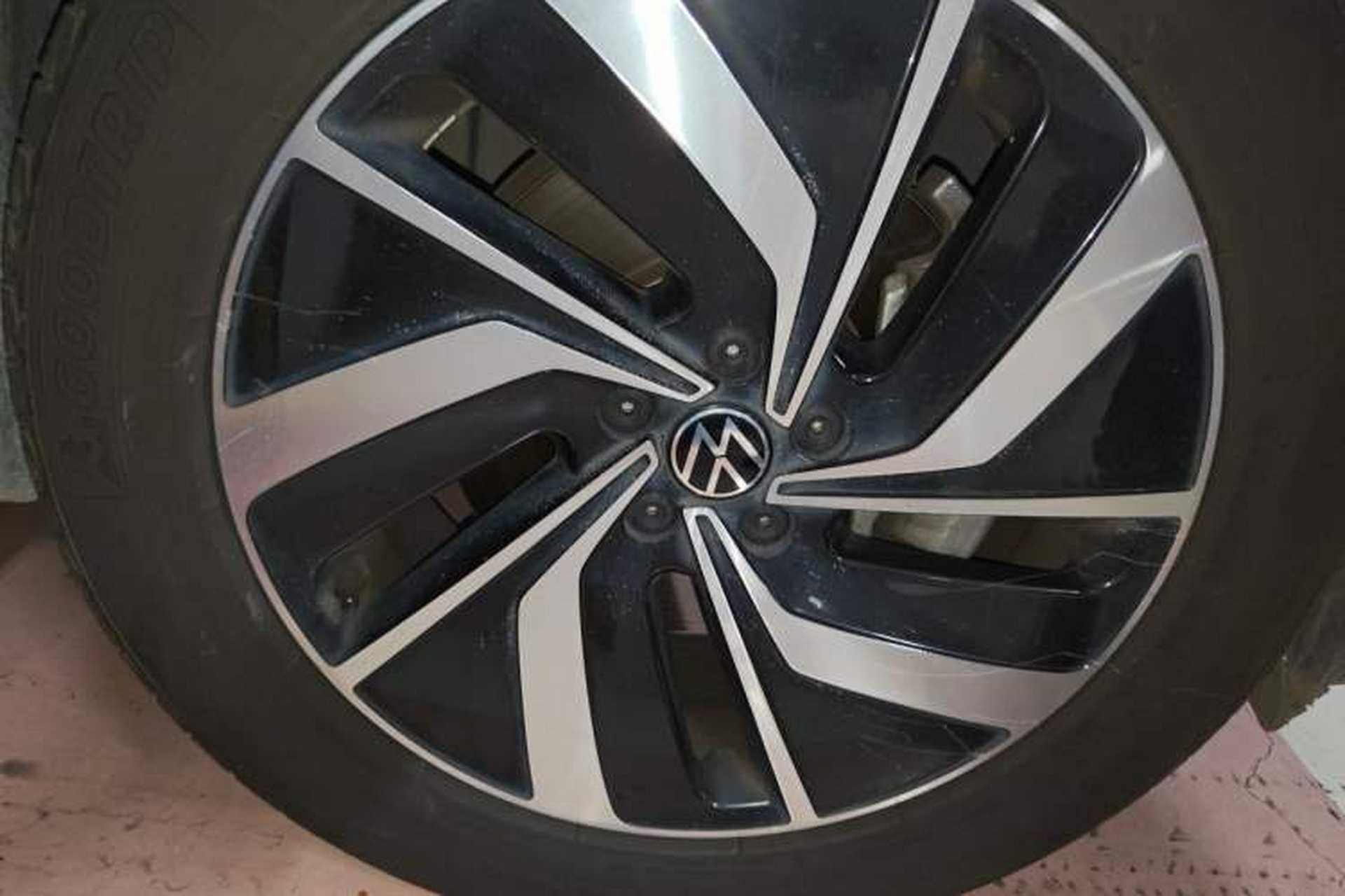 Used Volkswagen Viloran 2020 330TSI Luxury Edition Right Front Wheel Hub