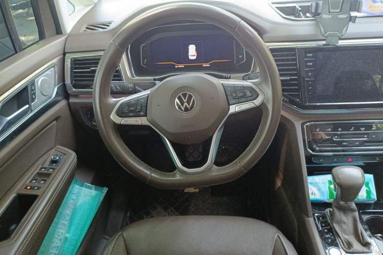 Used Volkswagen Viloran 2020 330TSI Luxury Edition Steering Wheel
