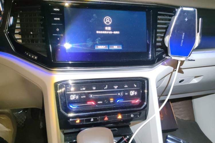 Used Volkswagen Viloran 2020 380TSI Flagship Edition Audio And AC Panel