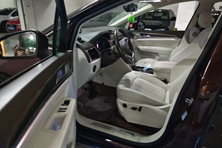 Used Volkswagen Viloran 2020 330TSI Luxury Edition Driver Seat