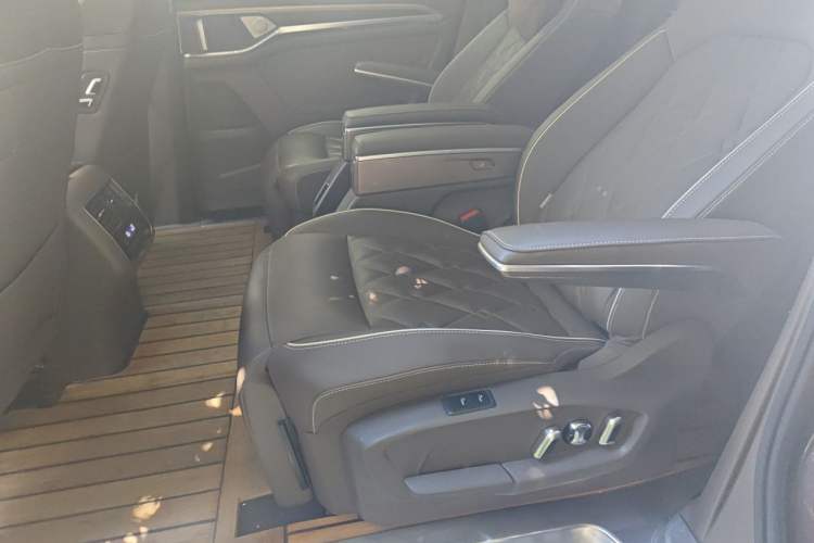 Used Volkswagen Viloran 2020 380TSI Flagship Edition Left Rear Seat