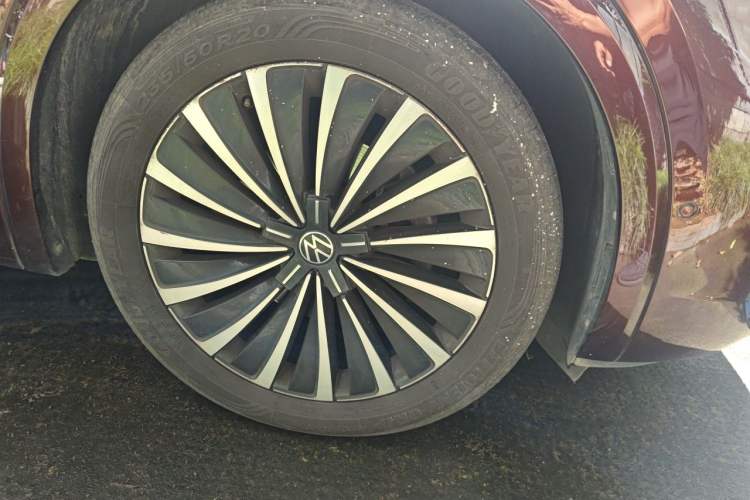 Used Volkswagen Viloran 2020 380TSI Flagship Edition Right Front Wheel Hub