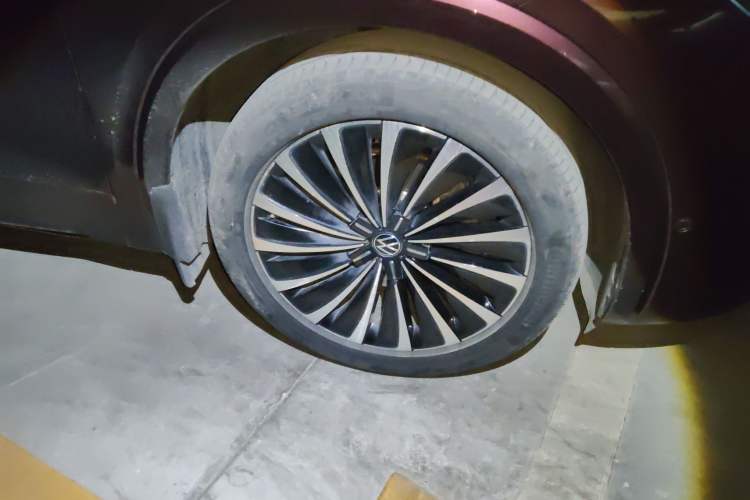 Used Volkswagen Viloran 2020 380TSI Flagship Edition Right Front Wheel Hub