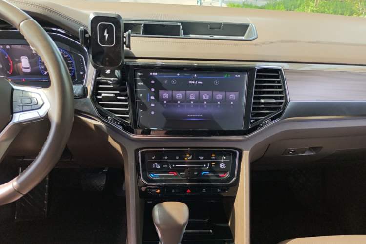 Used Volkswagen Viloran 2020 380TSI Flagship Edition Audio And AC Panel