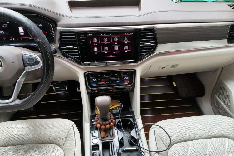Used Volkswagen Viloran 2020 380TSI Prestige Edition Audio And AC Panel