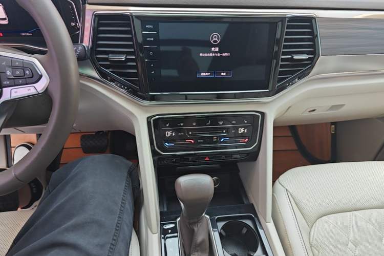 Used Volkswagen Viloran 2020 380TSI Flagship Edition Audio And AC Panel