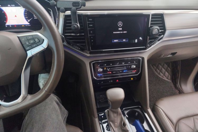 Used Volkswagen Viloran 2020 380TSI Prestige Edition Audio And AC Panel