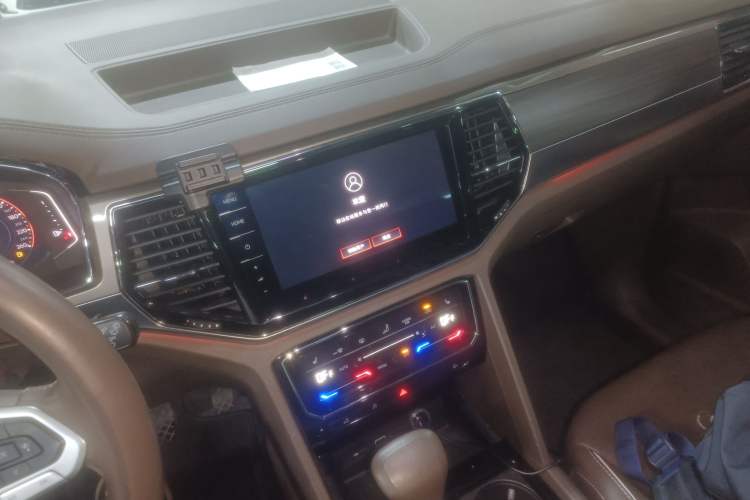 Used Volkswagen Viloran 2020 380TSI Prestige Edition Audio And AC Panel