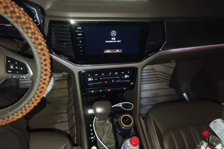 Used Volkswagen Viloran 2020 330TSI Luxury Edition Audio And AC Panel