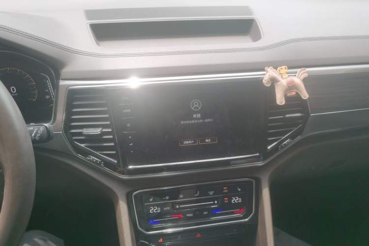 Used Volkswagen Viloran 2020 330TSI Luxury Edition Audio And AC Panel