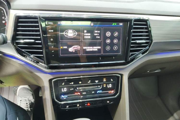 Used Volkswagen Viloran 2020 380TSI Prestige Edition Audio And AC Panel