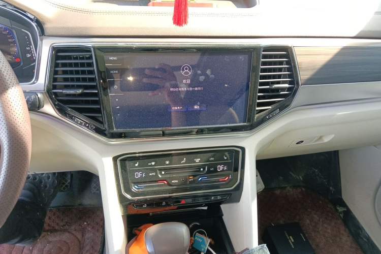 Used Volkswagen Viloran 2020 380TSI Prestige Edition Audio And AC Panel