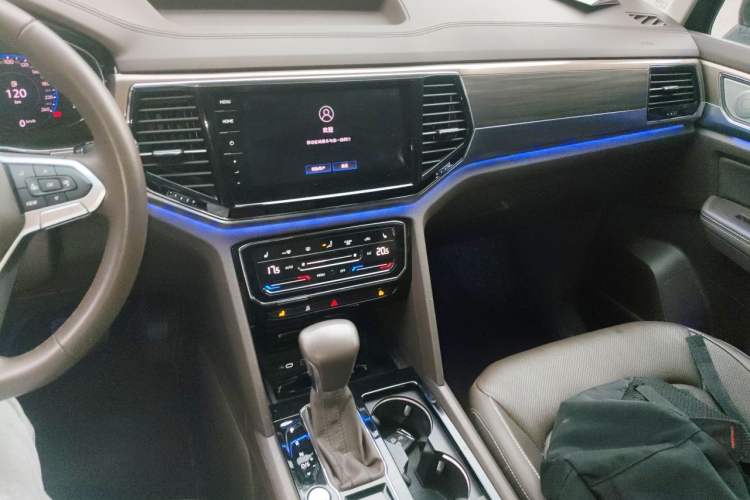 Used Volkswagen Viloran 2020 330TSI Luxury Edition Audio And AC Panel