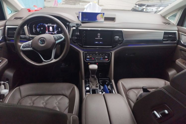 Used Volkswagen Viloran 2020 380TSI Prestige Edition Center Console