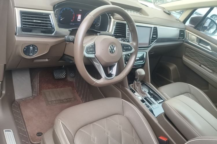 Used Volkswagen Viloran 2020 380TSI Prestige Edition Center Console