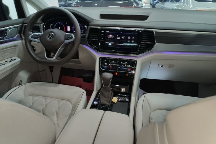 Used Volkswagen Viloran 2020 380TSI Prestige Edition Center Console