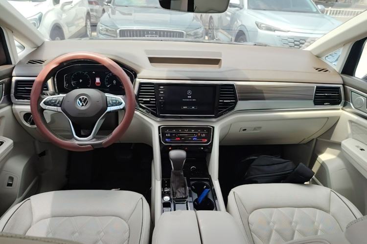 Used Volkswagen Viloran 2020 380TSI Prestige Edition Center Console