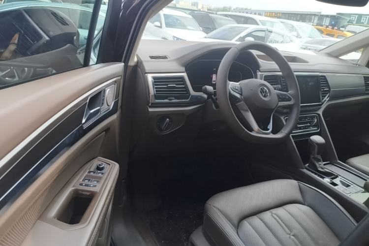 Used Volkswagen Viloran 2020 330TSI Luxury Edition Driver Seat
