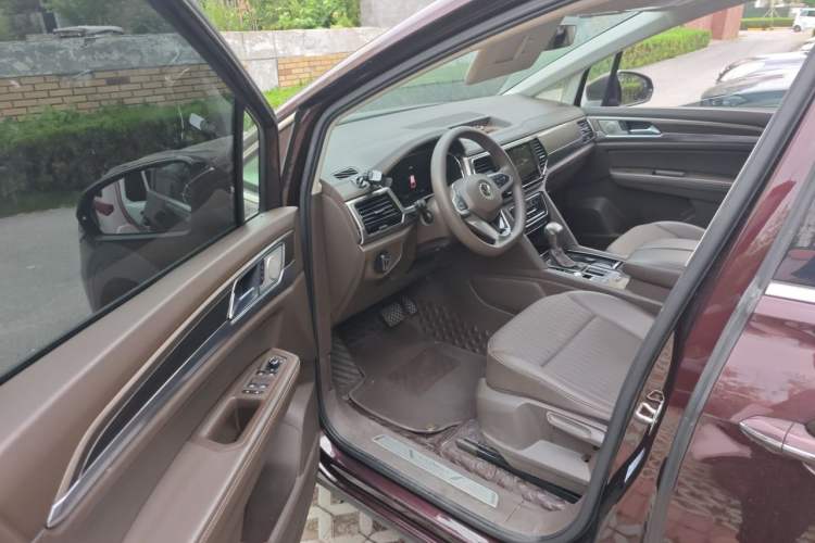 Used Volkswagen Viloran 2020 330TSI Business Edition Driver Seat