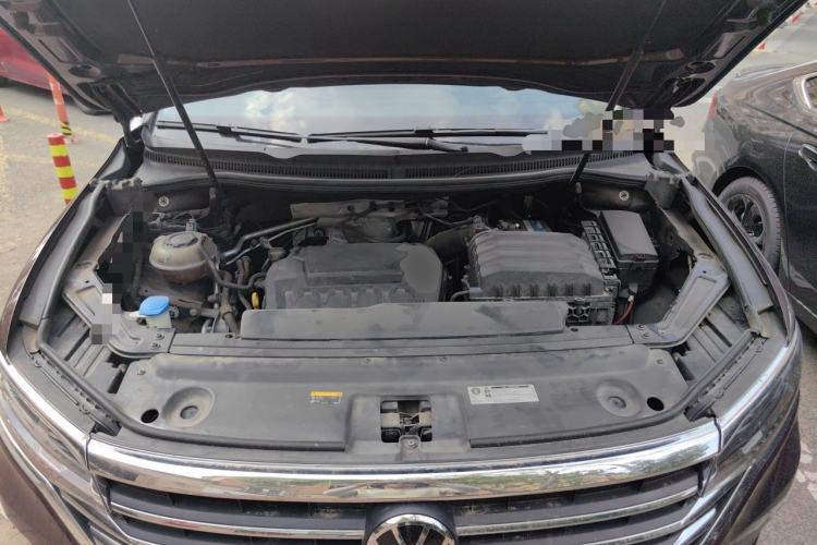 Used Volkswagen Viloran 2020 330TSI Business Edition Engine Bay