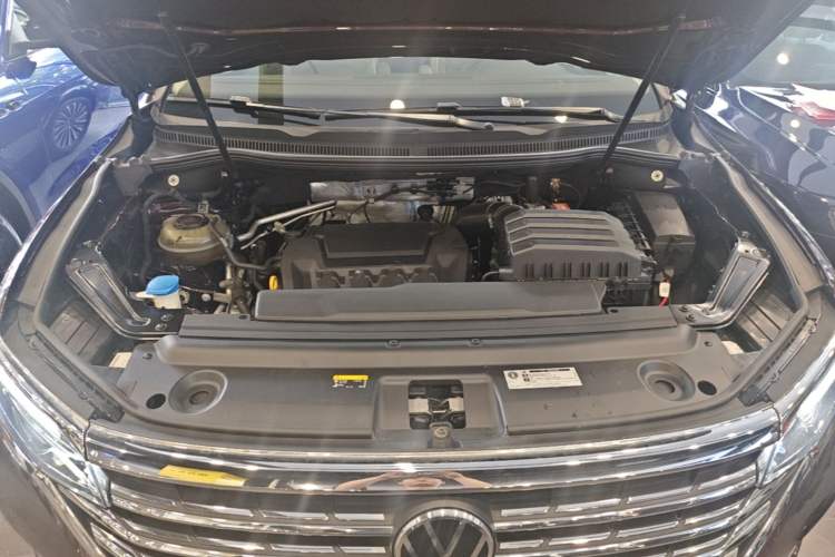 Used Volkswagen Viloran 2020 380TSI Prestige Edition Engine Bay