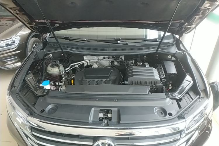 Used Volkswagen Viloran 2020 330TSI Business Edition Engine Bay
