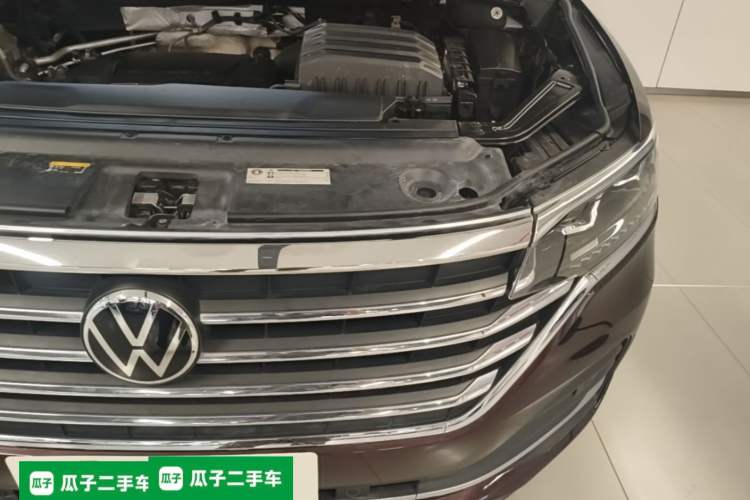 Used Volkswagen Viloran 2020 330TSI Business Edition Engine Bay Left