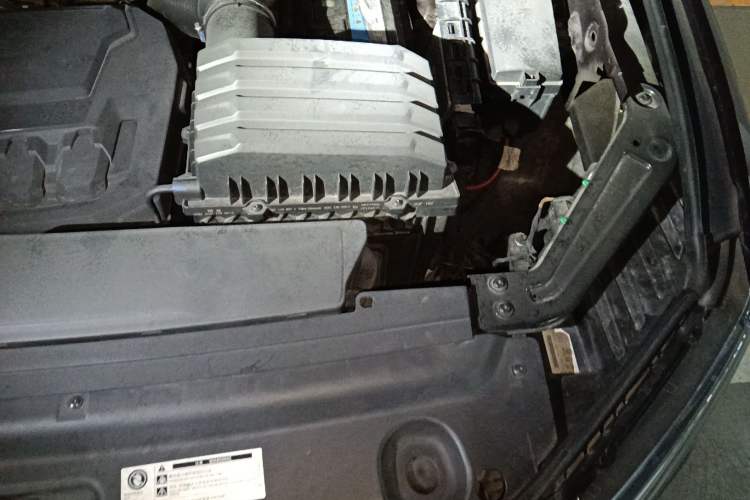 Used Volkswagen Viloran 2020 380TSI Prestige Edition Engine Bay Left