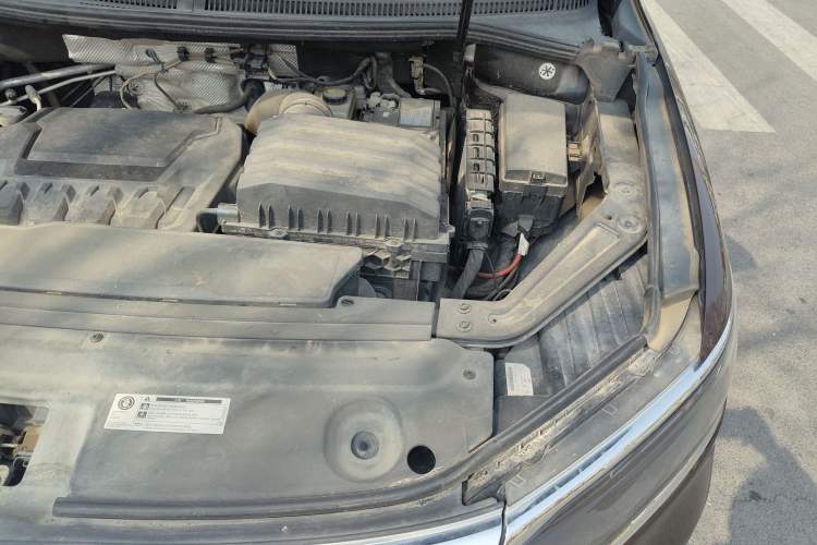 Used Volkswagen Viloran 2020 380TSI Prestige Edition Engine Bay Left