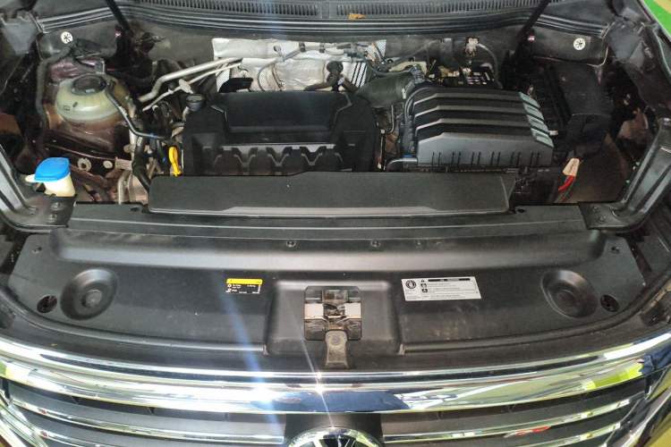 Used Volkswagen Viloran 2020 330TSI Luxury Edition Engine Bay