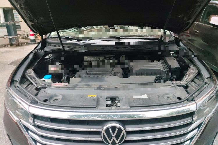Used Volkswagen Viloran 2020 330TSI Luxury Edition Engine Bay