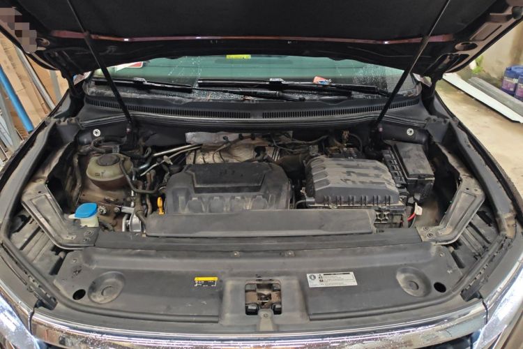 Used Volkswagen Viloran 2020 330TSI Luxury Edition Engine Bay