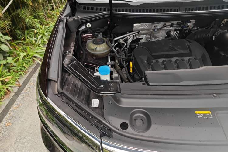 Used Volkswagen Viloran 2020 380TSI Flagship Edition Engine Bay Right