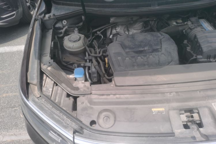 Used Volkswagen Viloran 2020 330TSI Luxury Edition Engine Bay Right