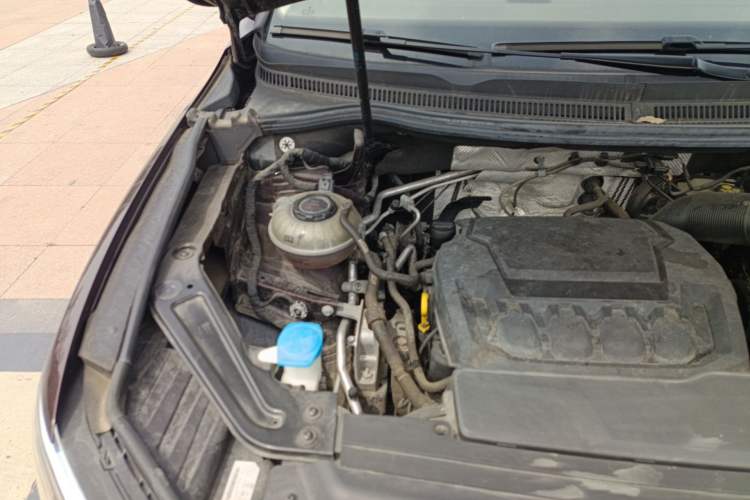 Used Volkswagen Viloran 2020 380TSI Prestige Edition Engine Bay Right