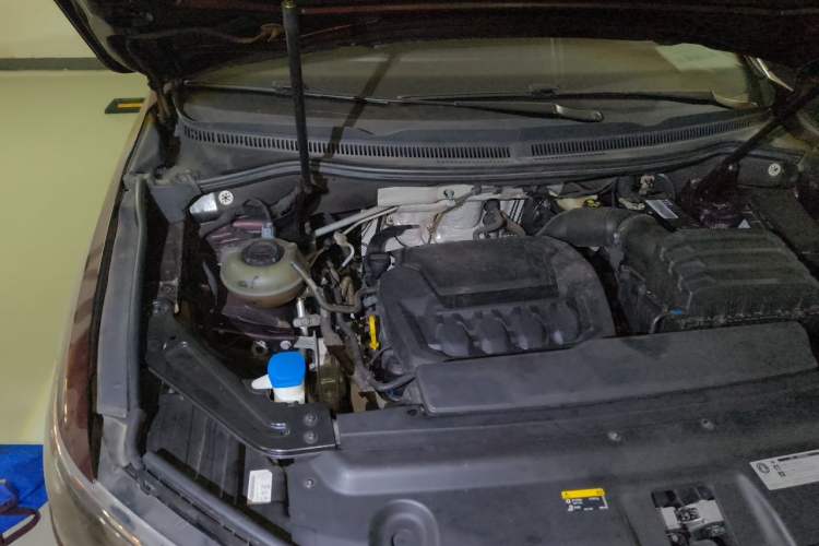 Used Volkswagen Viloran 2020 380TSI Prestige Edition Engine Bay Right