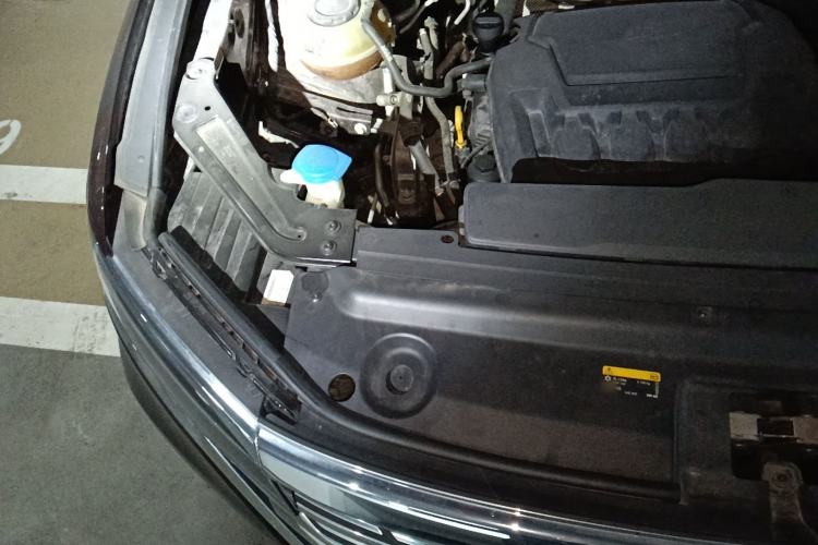 Used Volkswagen Viloran 2020 380TSI Prestige Edition Engine Bay Right