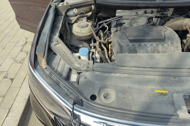 Used Volkswagen Viloran 2020 380TSI Prestige Edition Engine Bay Right