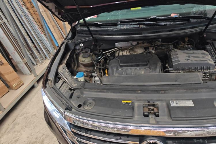 Used Volkswagen Viloran 2020 330TSI Luxury Edition Engine Bay Right