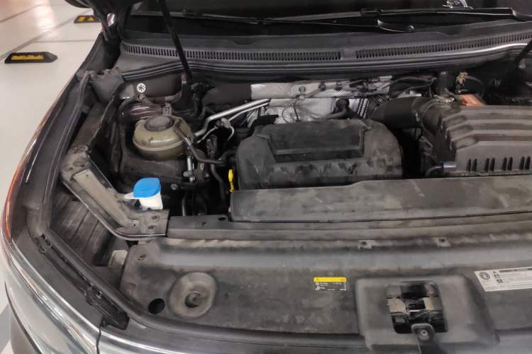 Used Volkswagen Viloran 2020 380TSI Prestige Edition Engine Bay Right